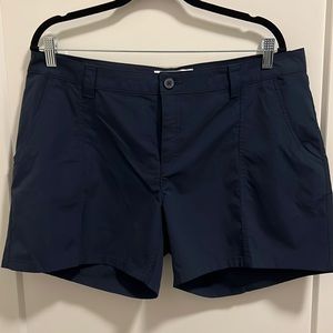 Pre-owned Amazon Essentials stretch woven 5” navy blue shorts. Size 16 excellent